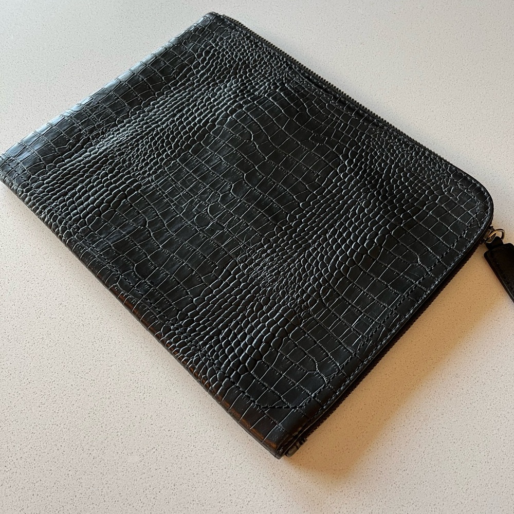Banana Republic Leather Crocodile Look iPad Case or Large Clutch - Picture 3 of 6